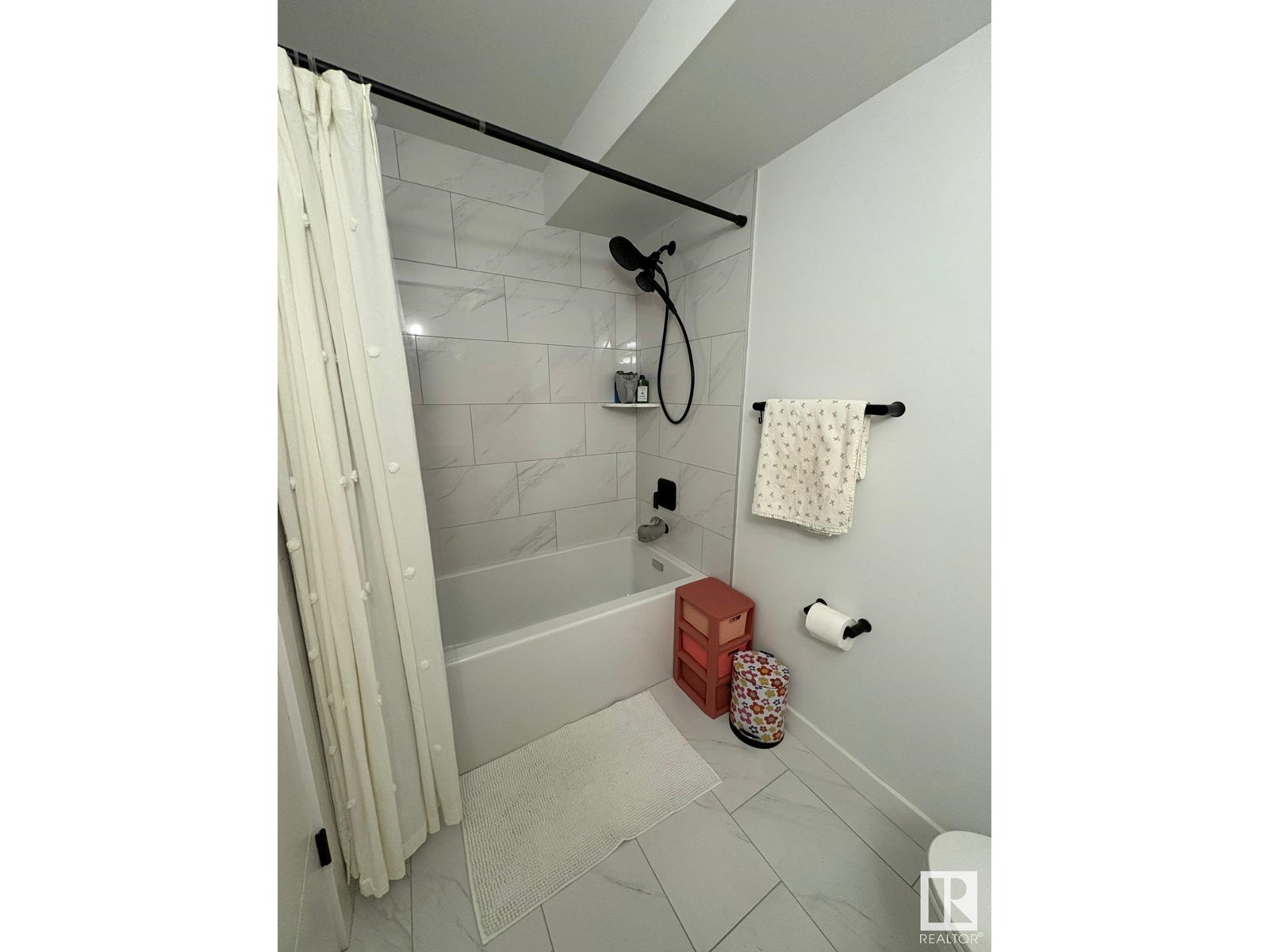 Property at #616 3 PERRON ST image 5