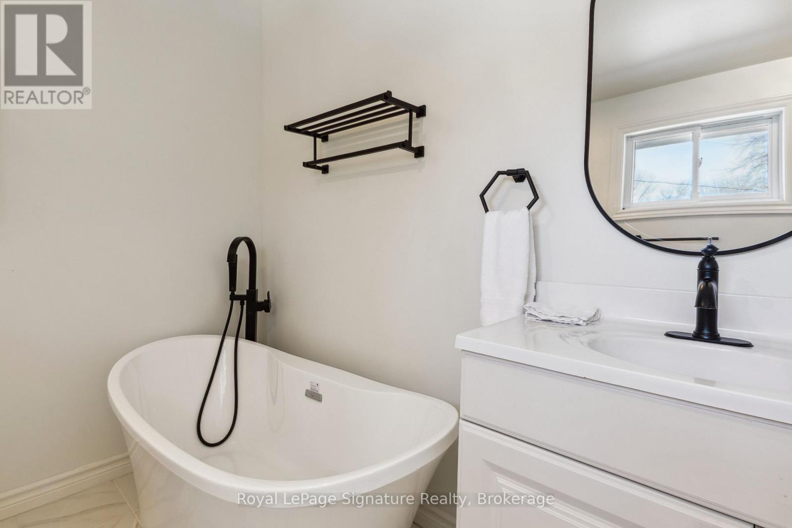 114 Birch View Trail, Blue Mountains, Ontario  L9Y 0K9 - Photo 25 - X12017529