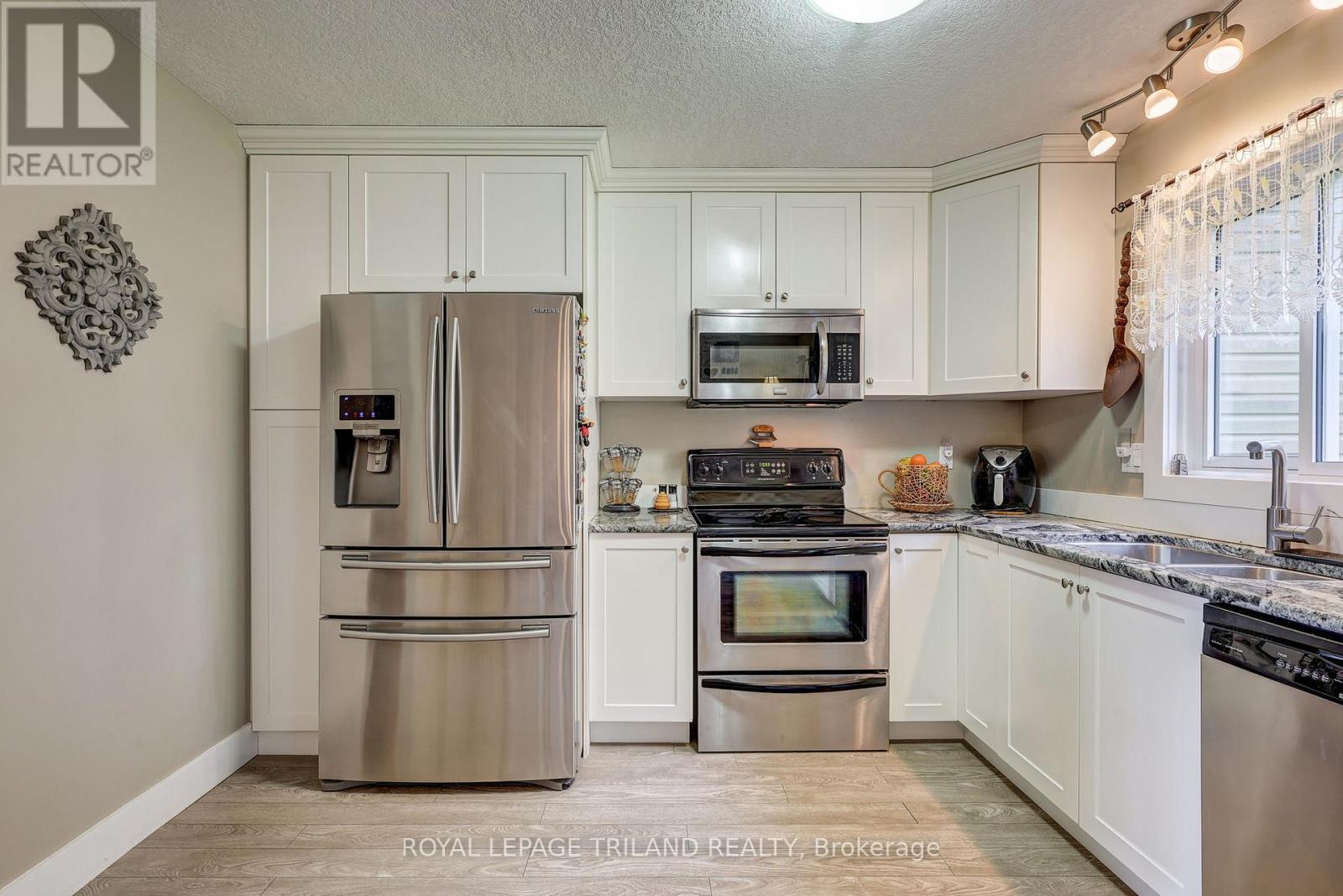 6 - 301 Carlow Road, Central Elgin, Ontario  N5L 1B7 - Photo 12 - X12159450