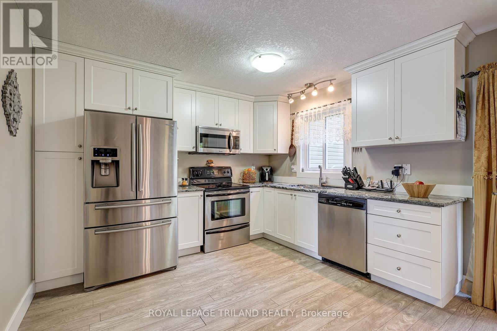 6 - 301 Carlow Road, Central Elgin, Ontario  N5L 1B7 - Photo 11 - X12159450