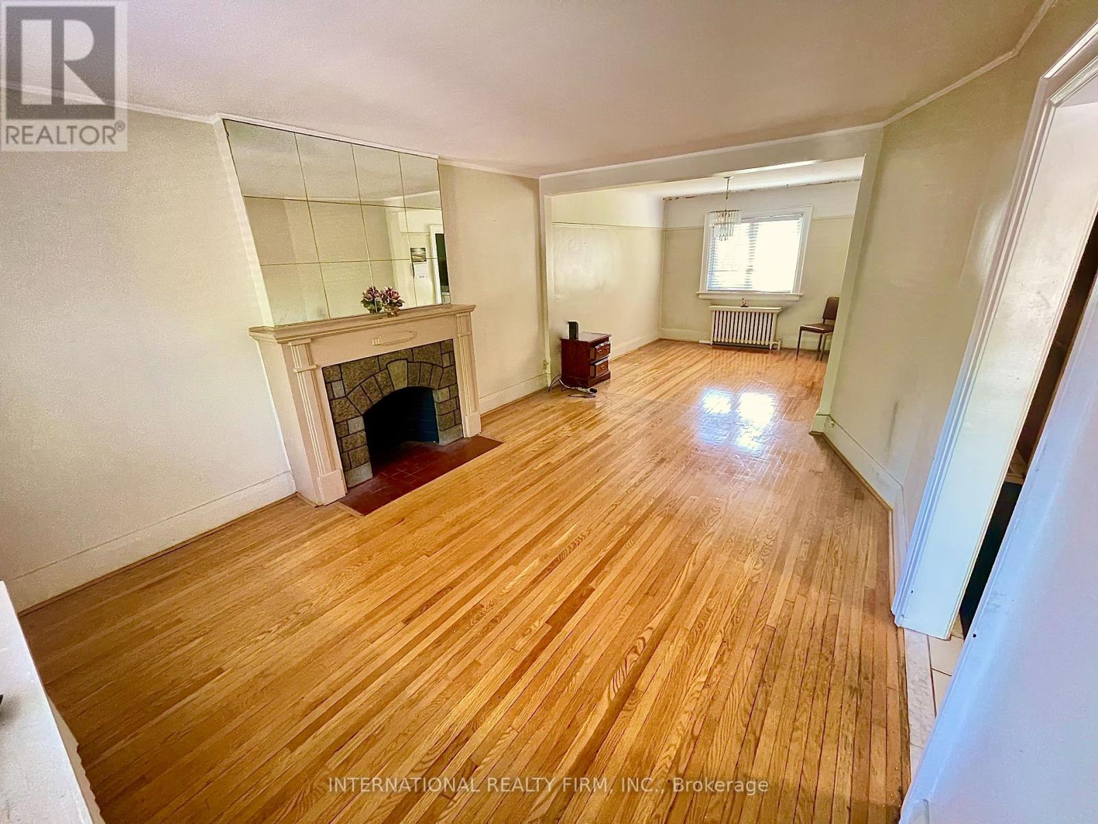 419 Mortimer Avenue, Toronto, Ontario  M4J 2E8 - Photo 8 - E12162055