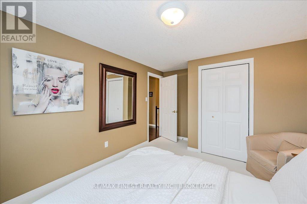 212 Summerfield Drive, Guelph, Ontario  N1L 1L3 - Photo 29 - X12162229