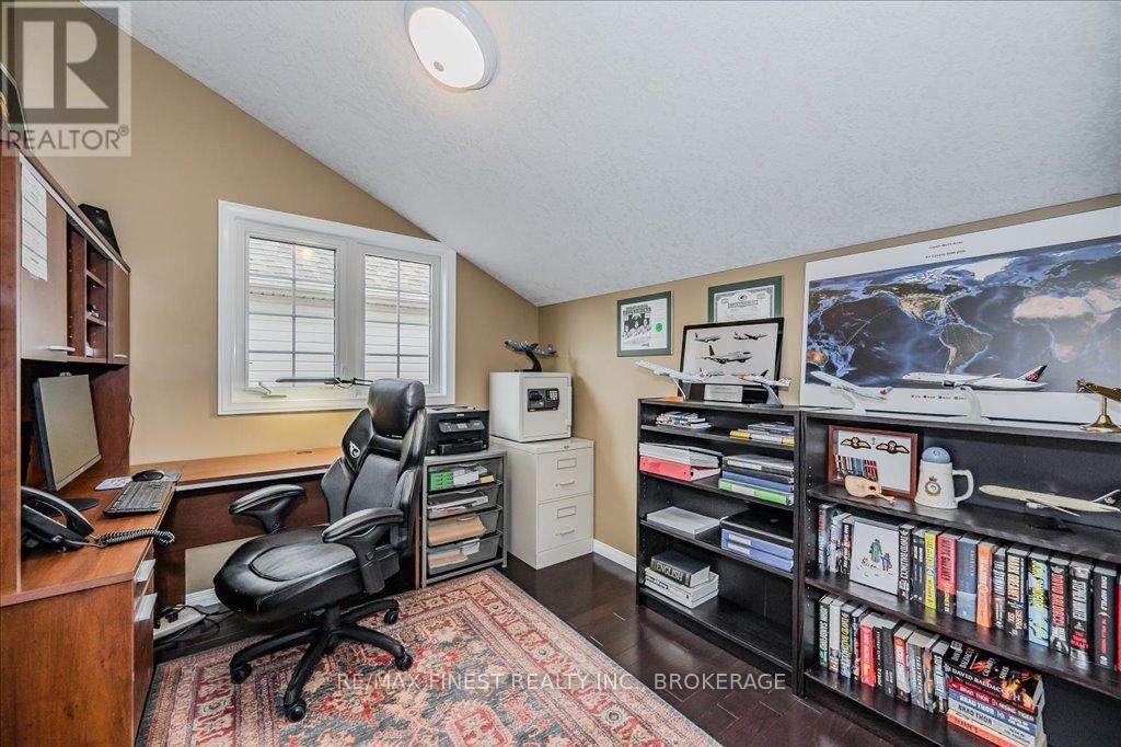 212 Summerfield Drive, Guelph, Ontario  N1L 1L3 - Photo 32 - X12162229