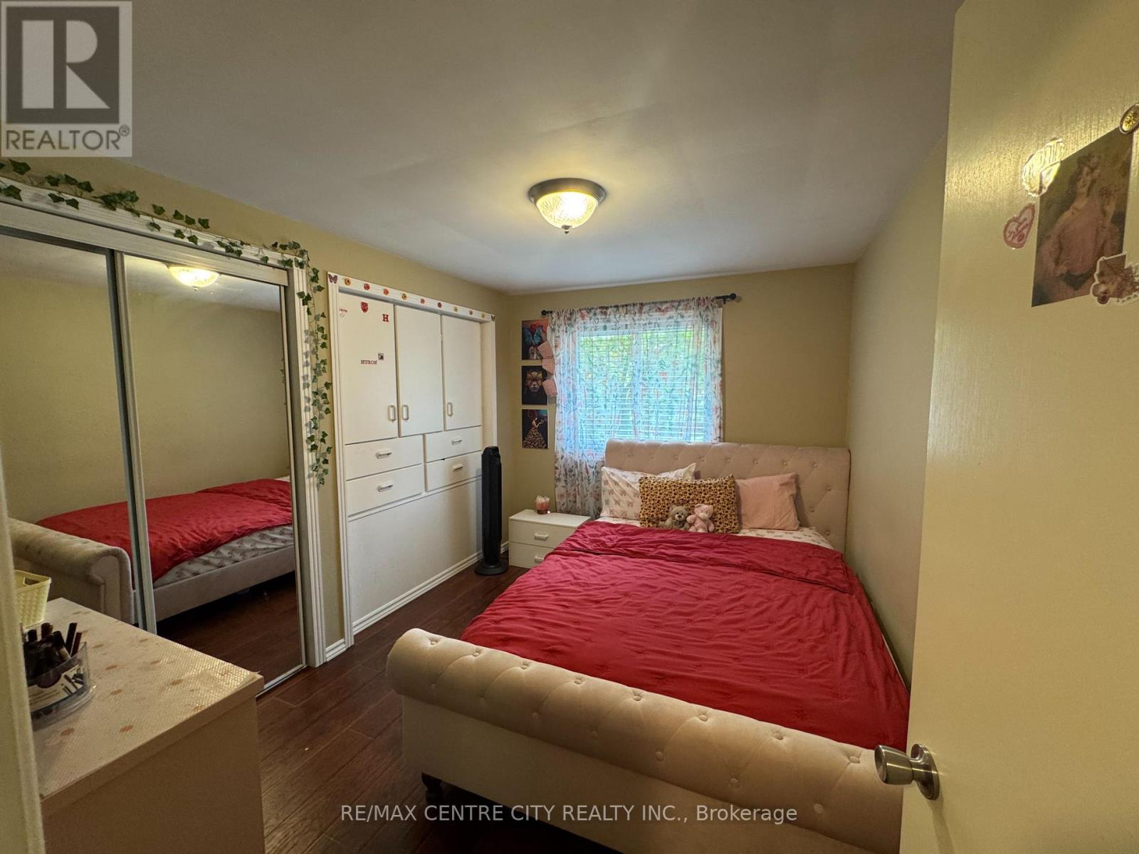 Photo 20 of 43 for 1462 Glengarry Avenue