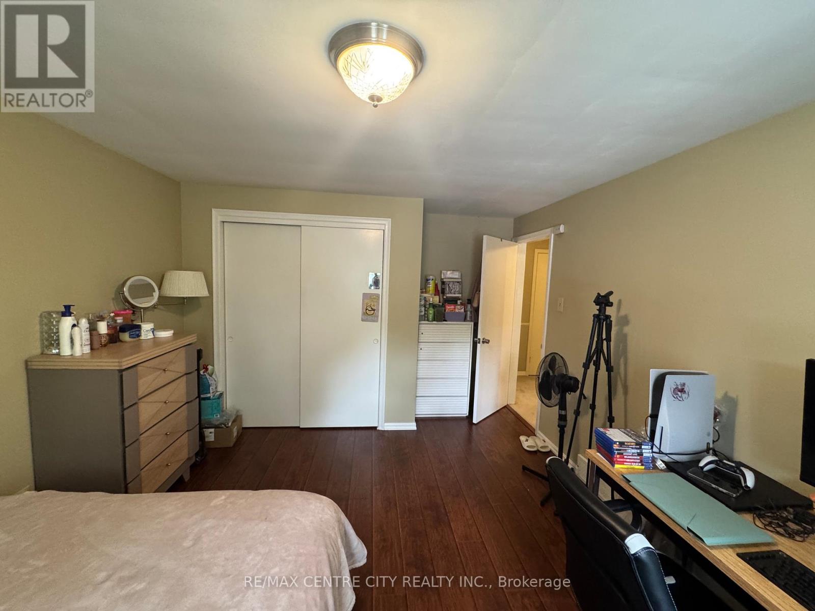 Photo 22 of 43 for 1462 Glengarry Avenue