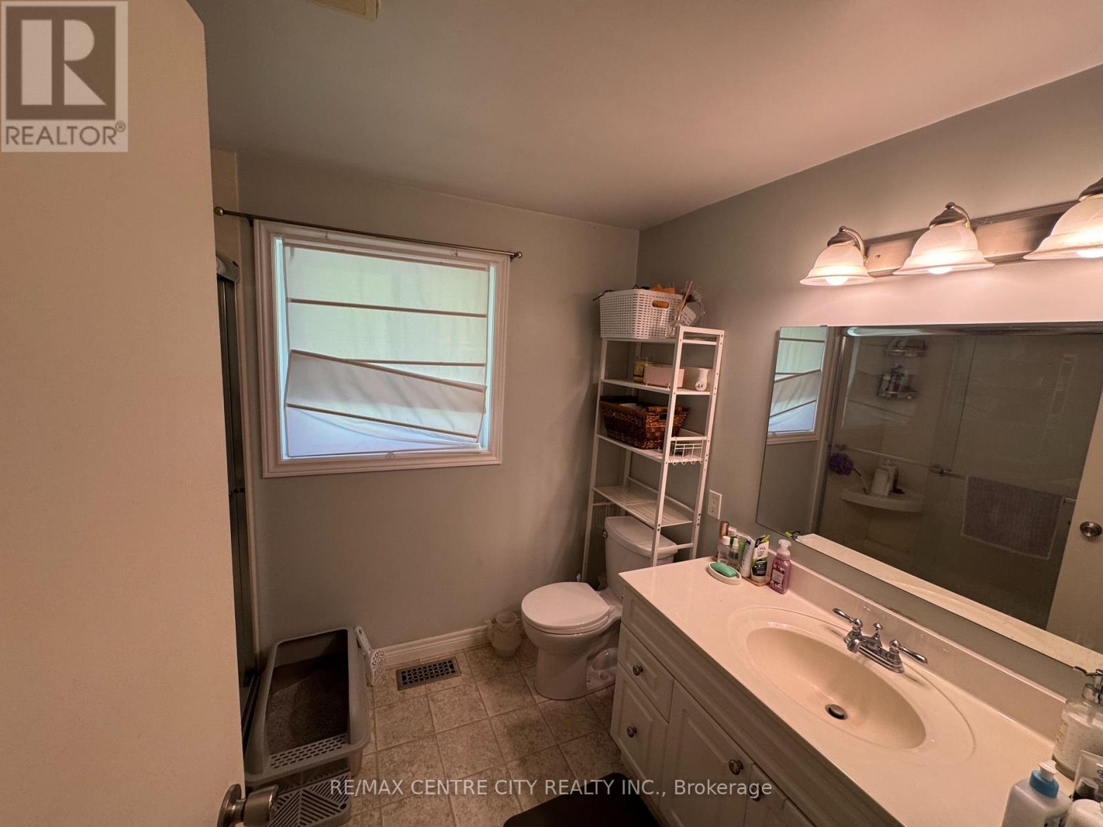 Photo 30 of 43 for 1462 Glengarry Avenue