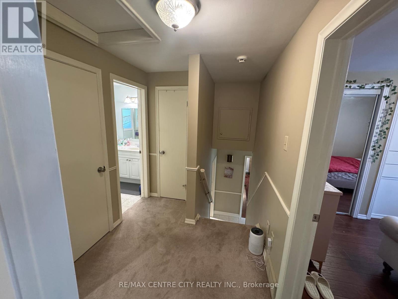 Photo 31 of 43 for 1462 Glengarry Avenue