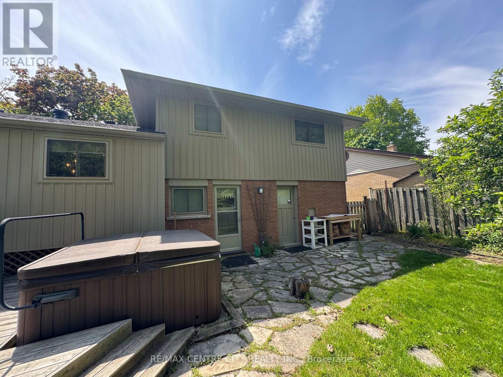 Photo 38 of 43 for 1462 Glengarry Avenue