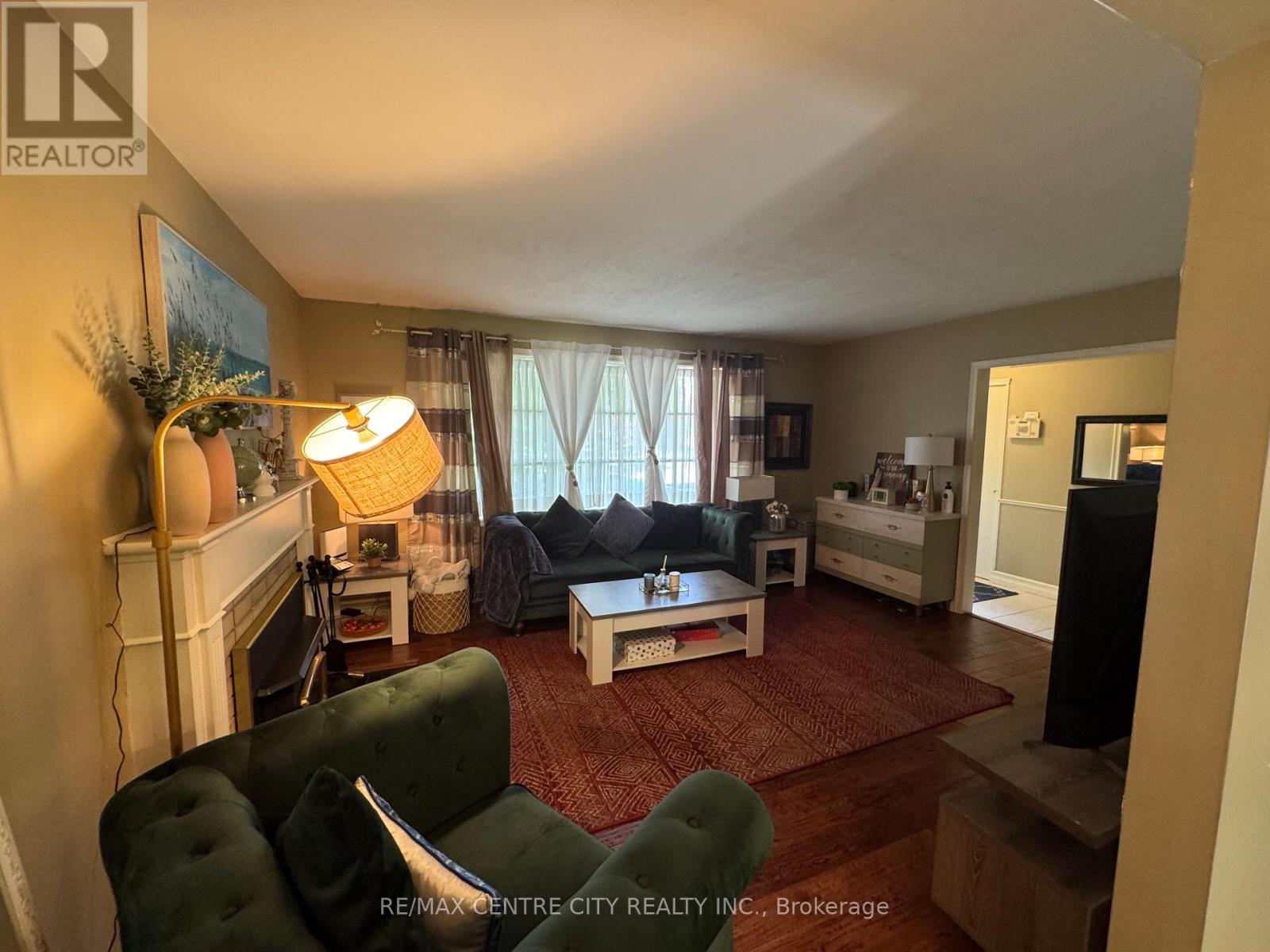 Photo 8 of 43 for 1462 Glengarry Avenue