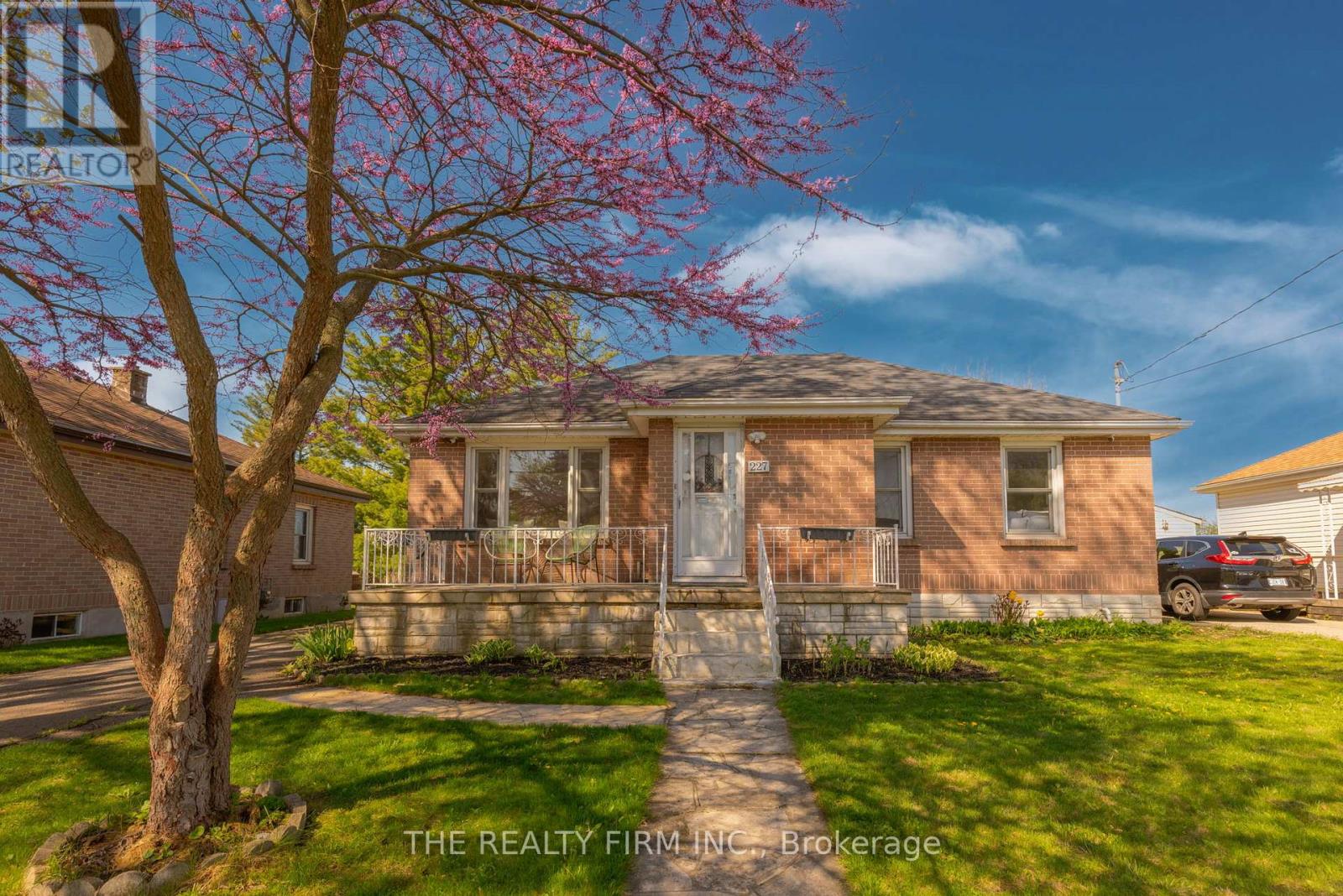 227 VANCOUVER STREET, London East, Ontario