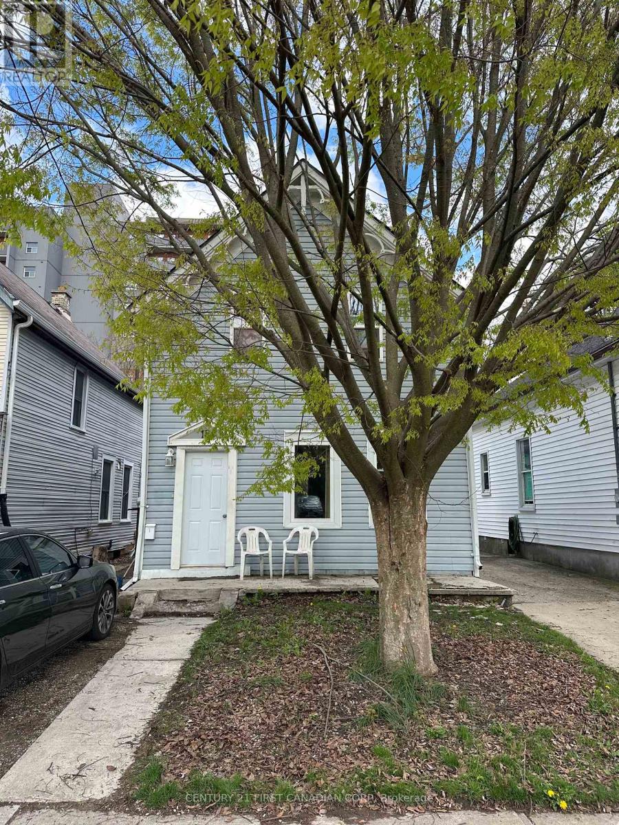 186 Clarence Street, London East, Ontario  N6B 2J7 - Photo 4 - X12162319