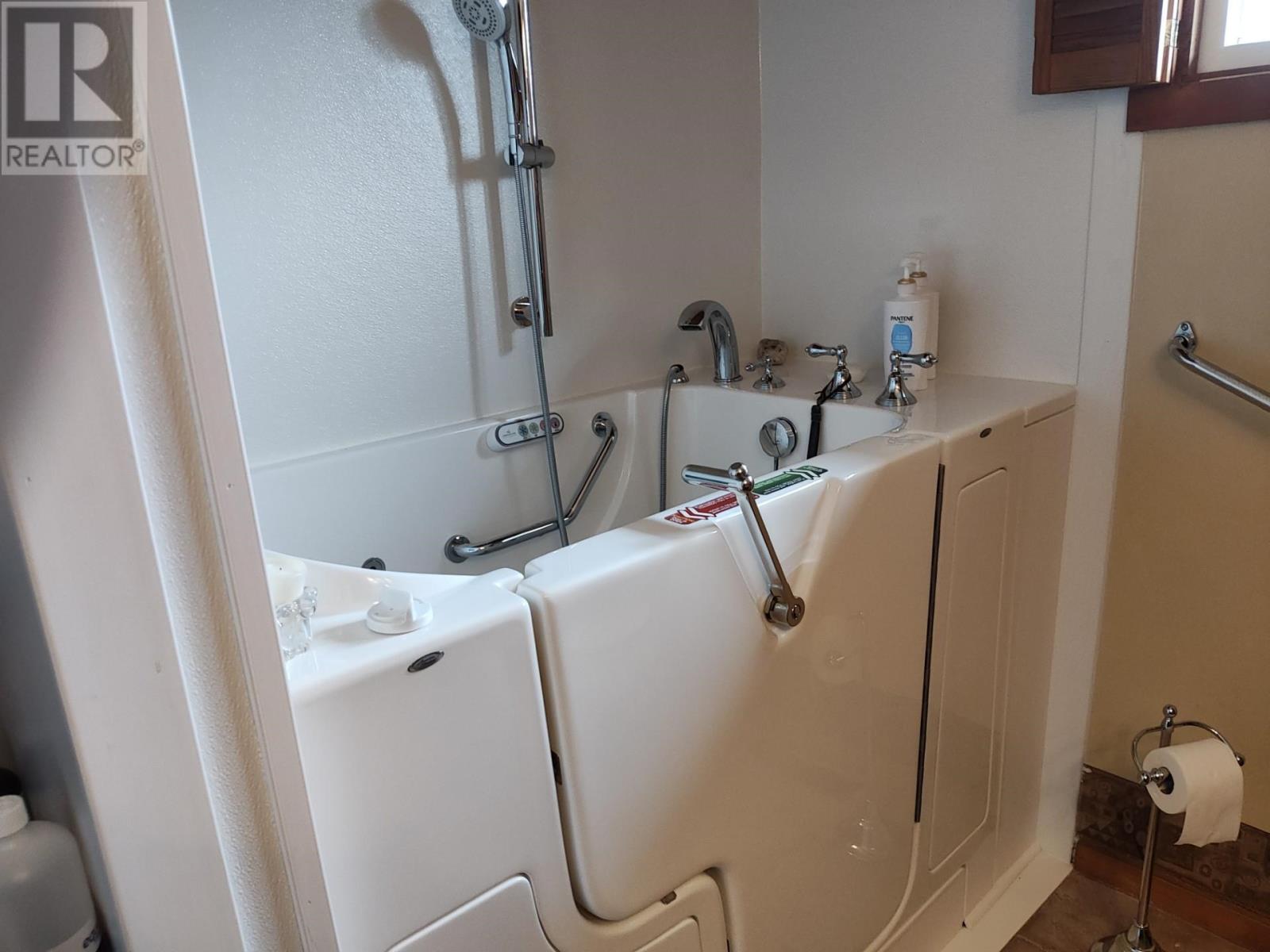 79 Ray Blvd, Thunder Bay, Ontario  P7B 4C3 - Photo 11 - TB251272