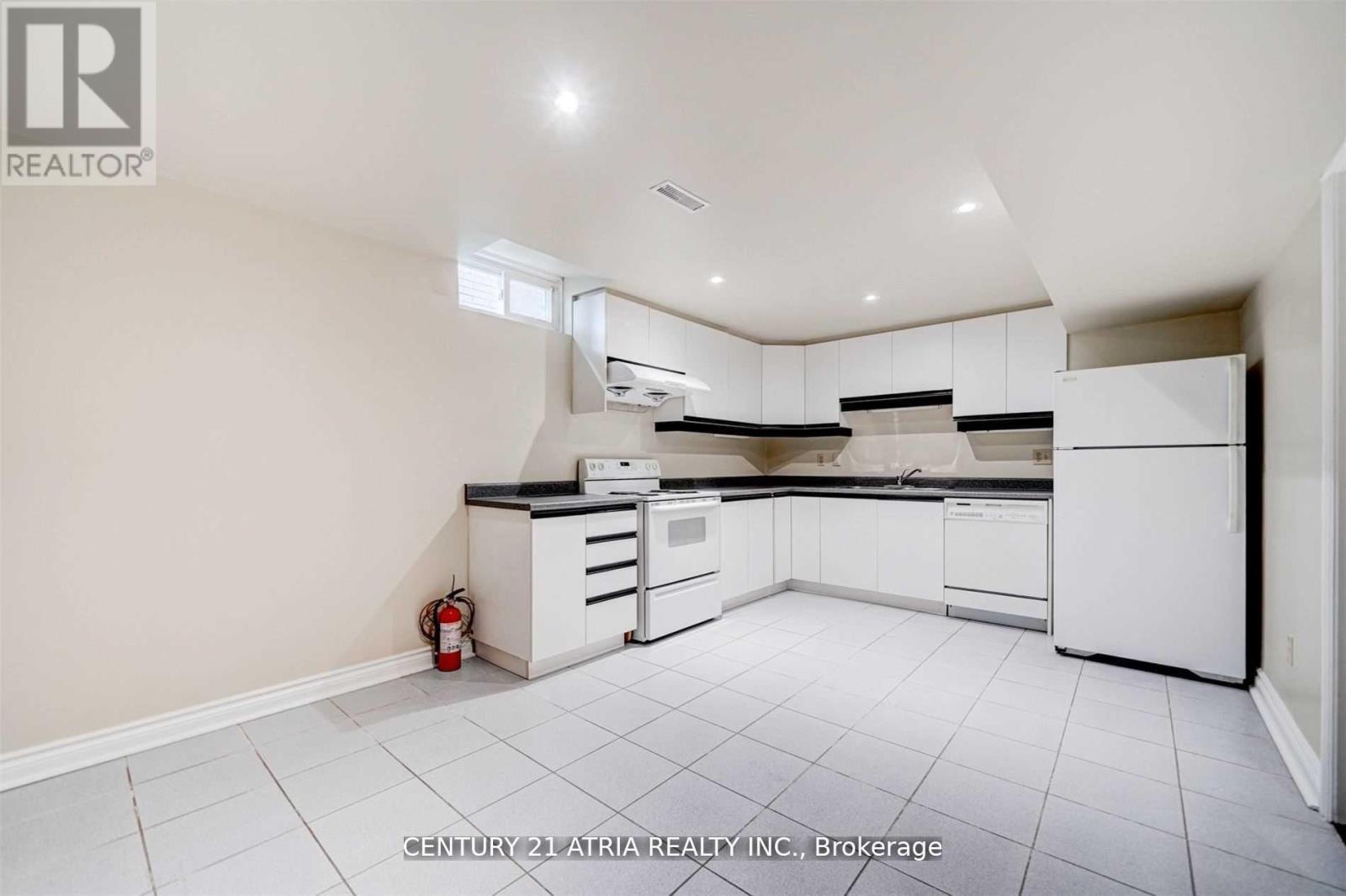 Bsmt - 53 Cherhill Drive, Vaughan (Maple), Ontario  L6A 1H6 - Photo 11 - N12162111