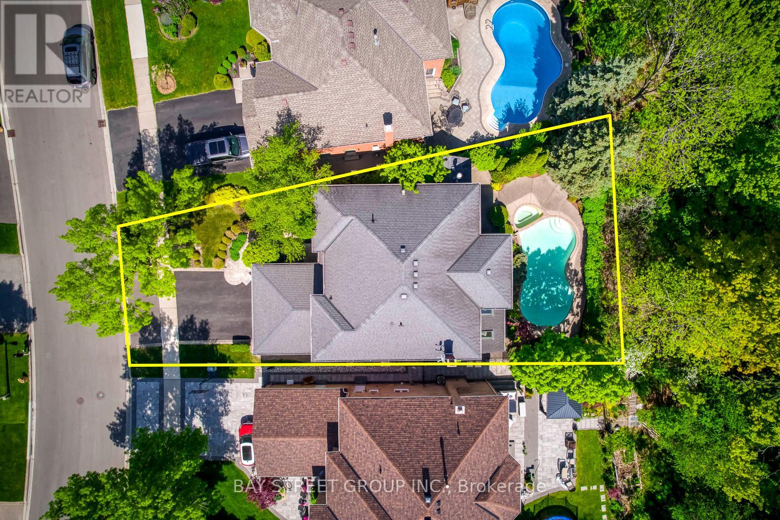 1311 Blackburn Drive, Oakville, Ontario  L6M 2N5 - Photo 3 - W12161449