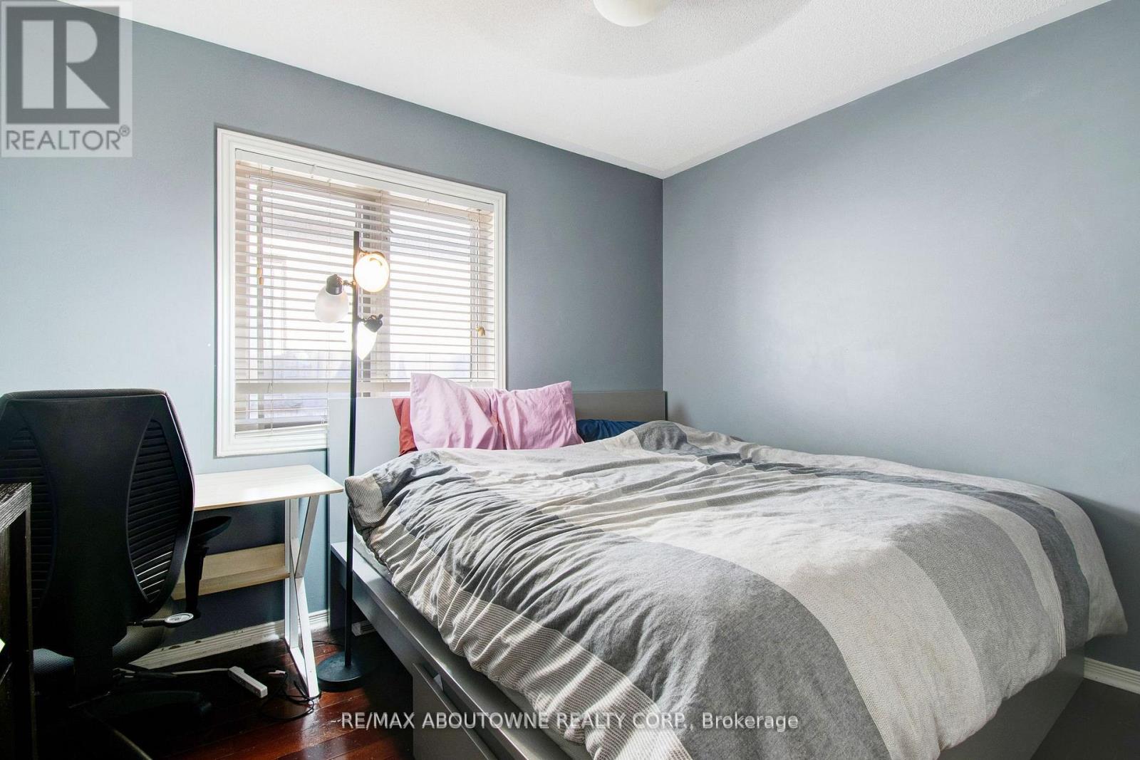 3265 Sharp Road, Burlington, Ontario  L7M 0J4 - Photo 18 - W12161466