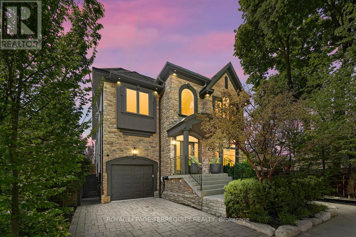 1080 ROYAL YORK ROAD, Toronto, Ontario