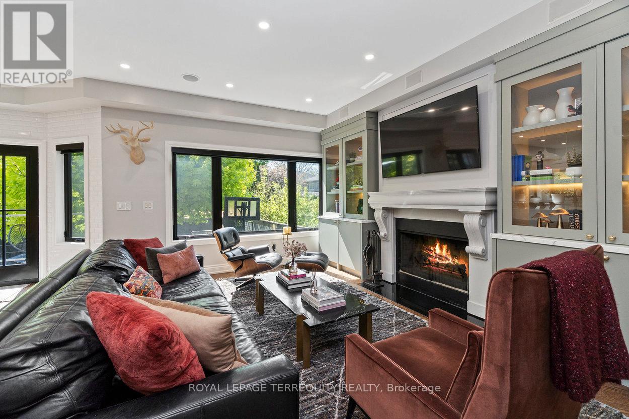 1080 Royal York Road, Toronto, Ontario  M8X 2G7 - Photo 13 - W12161536