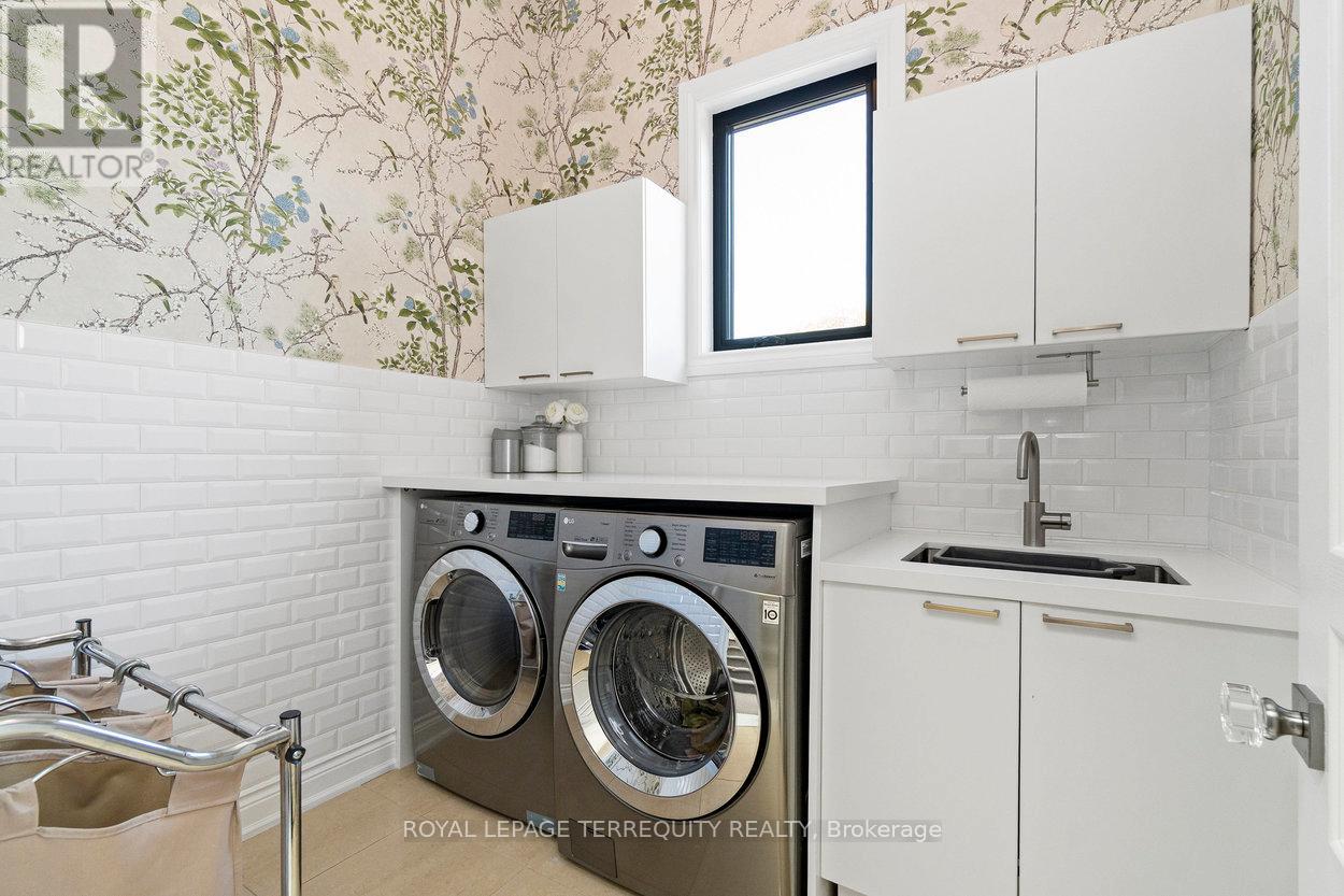 1080 Royal York Road, Toronto, Ontario  M8X 2G7 - Photo 27 - W12161536