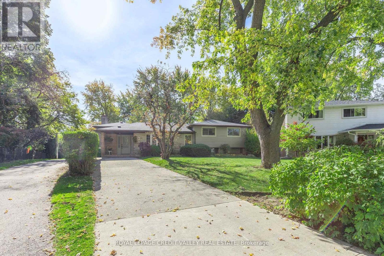 9 Norval Crescent, Brampton (Brampton East), Ontario  L6W 1J1 - Photo 1 - W12161553