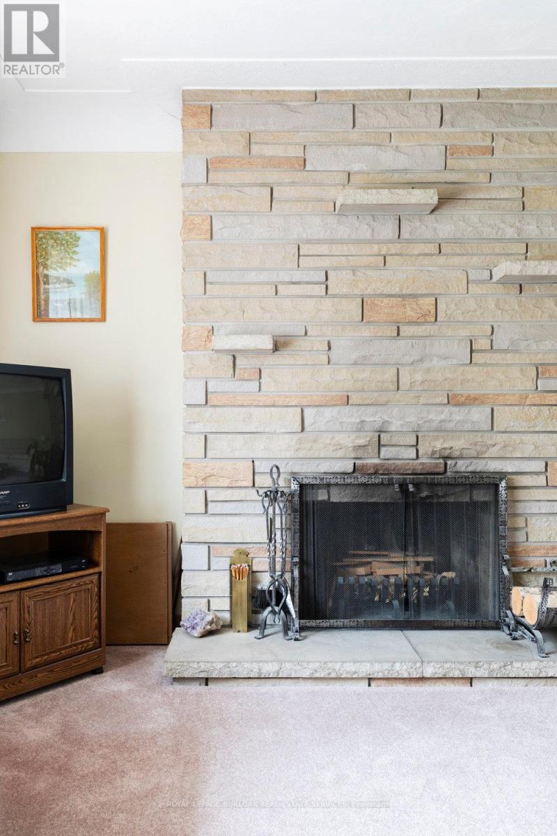 571 Bridgman Avenue, Burlington (Brant), Ontario  L7R 2V5 - Photo 7 - W12161562