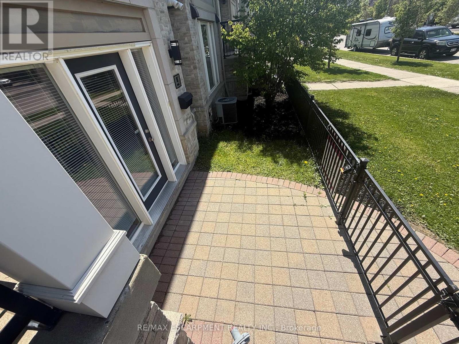 8 - 5055 Oscar Peterson Boulevard, Mississauga, Ontario  L5M 0P4 - Photo 4 - W12161610