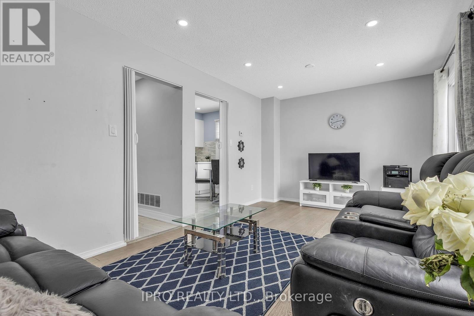 5014 Rundle Court, Mississauga, Ontario  L5M 4A3 - Photo 13 - W12161647