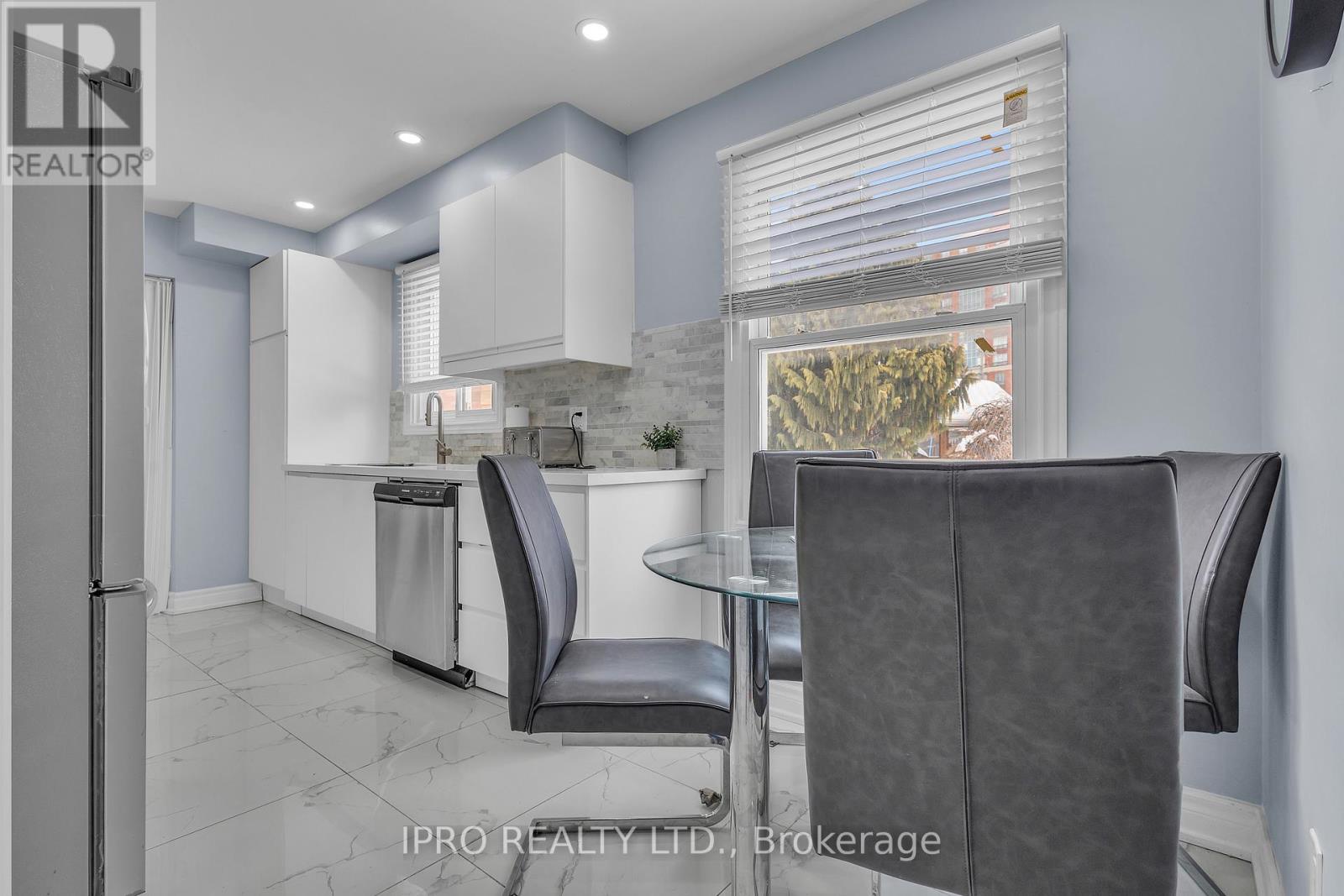 5014 Rundle Court, Mississauga, Ontario  L5M 4A3 - Photo 16 - W12161647