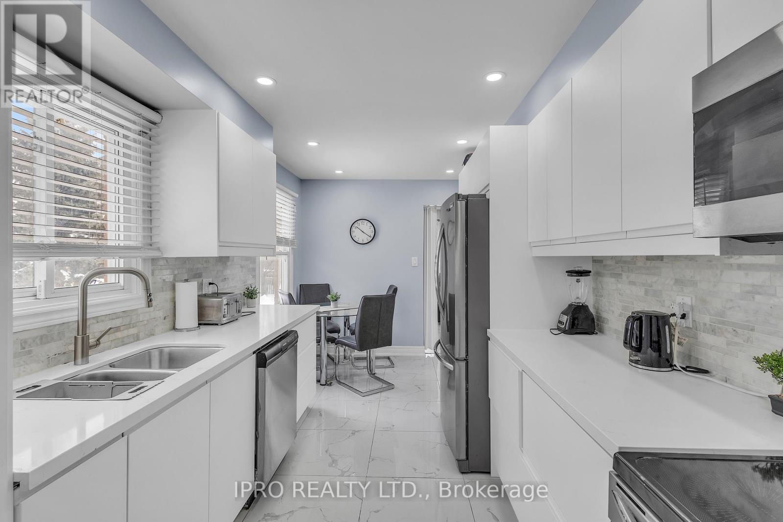 5014 Rundle Court, Mississauga, Ontario  L5M 4A3 - Photo 19 - W12161647