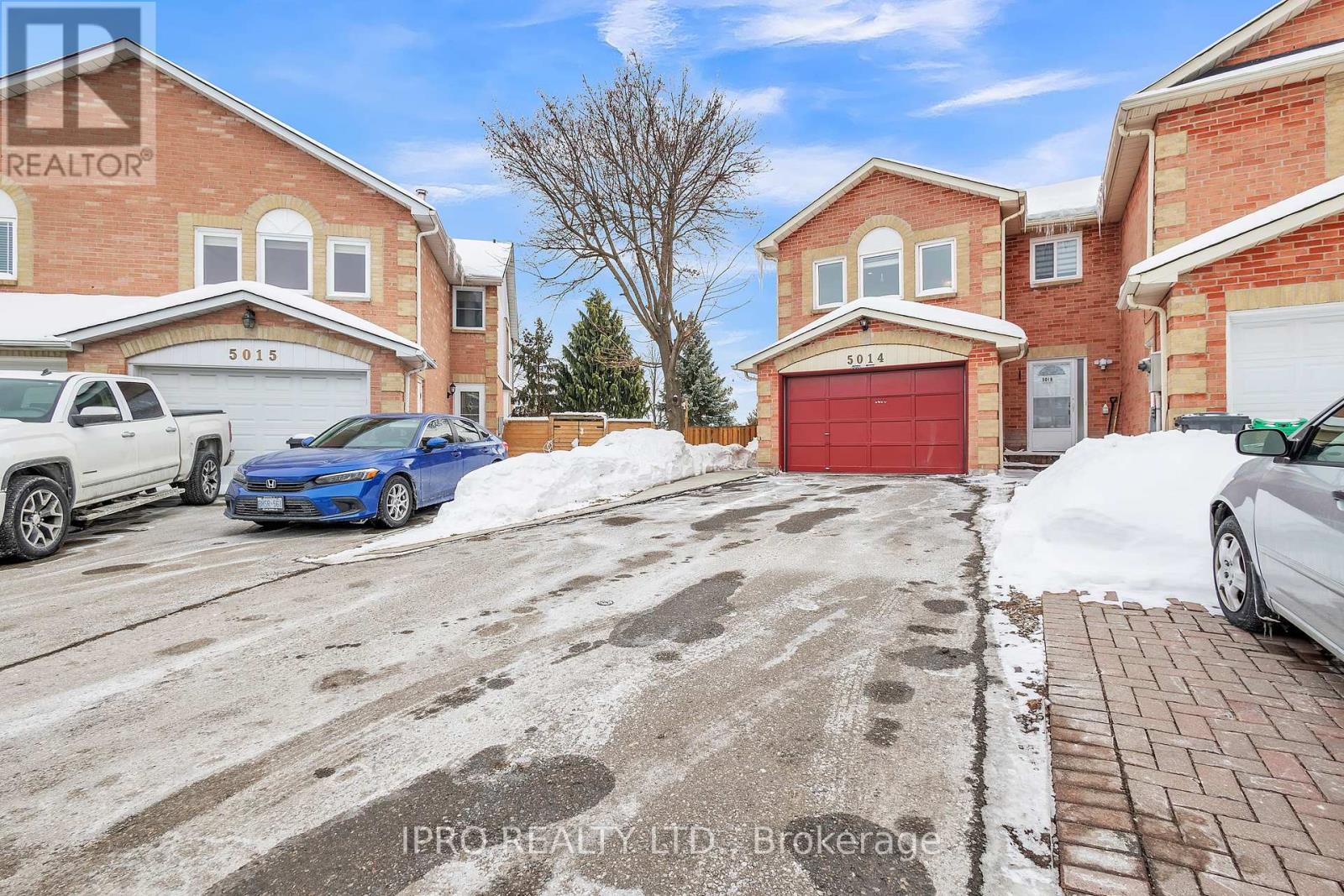 5014 Rundle Court, Mississauga, Ontario  L5M 4A3 - Photo 2 - W12161647