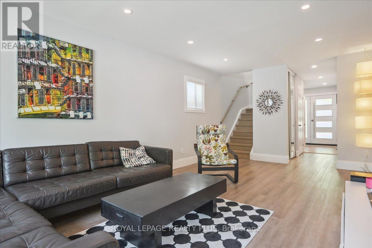 284 Rimmington Drive, Oakville, Ontario  L6H 3N5 - Photo 12 - W12161651