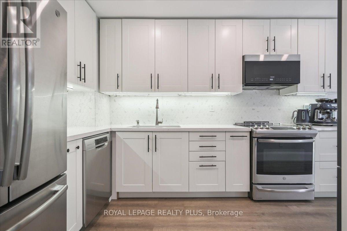 284 Rimmington Drive, Oakville, Ontario  L6H 3N5 - Photo 15 - W12161651