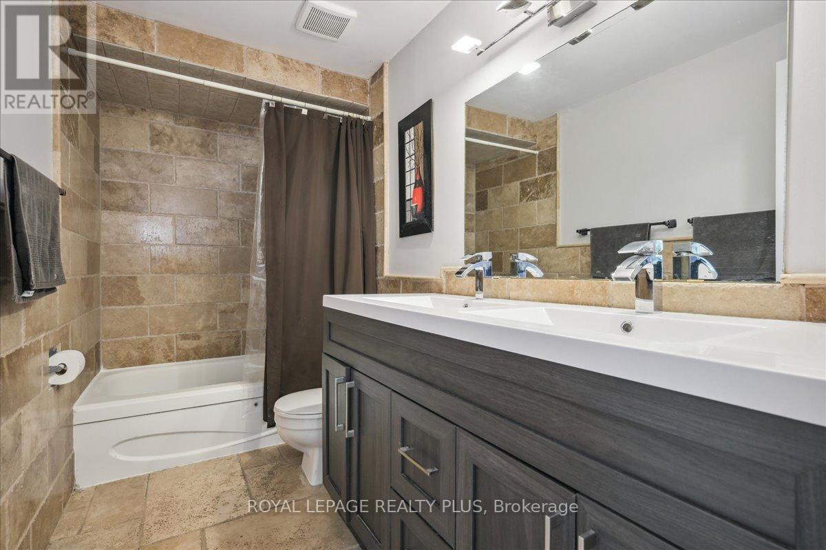 284 Rimmington Drive, Oakville, Ontario  L6H 3N5 - Photo 21 - W12161651