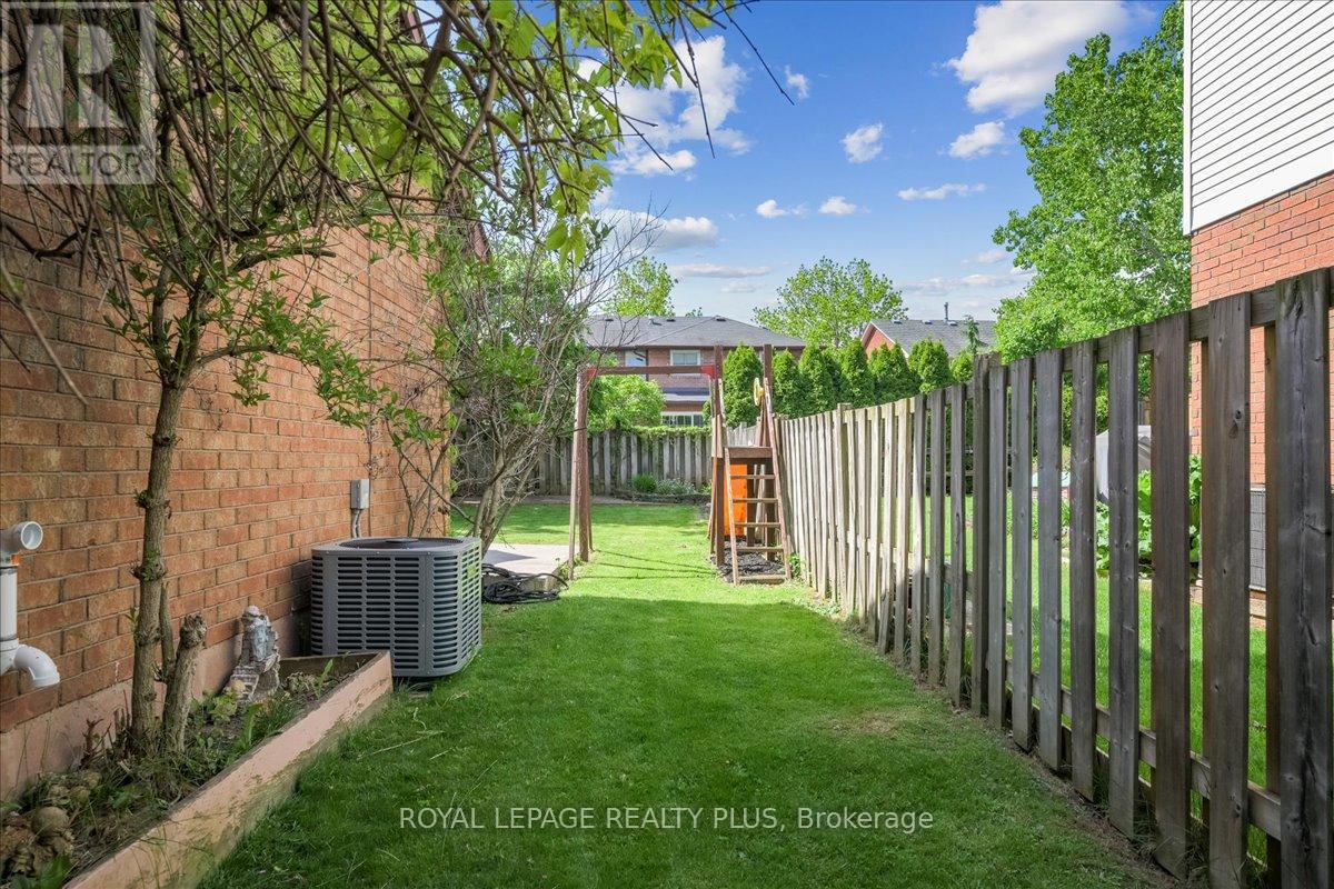 284 Rimmington Drive, Oakville, Ontario  L6H 3N5 - Photo 39 - W12161651