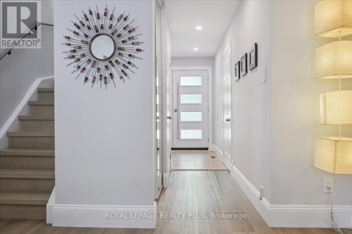 284 Rimmington Drive, Oakville, Ontario  L6H 3N5 - Photo 7 - W12161651