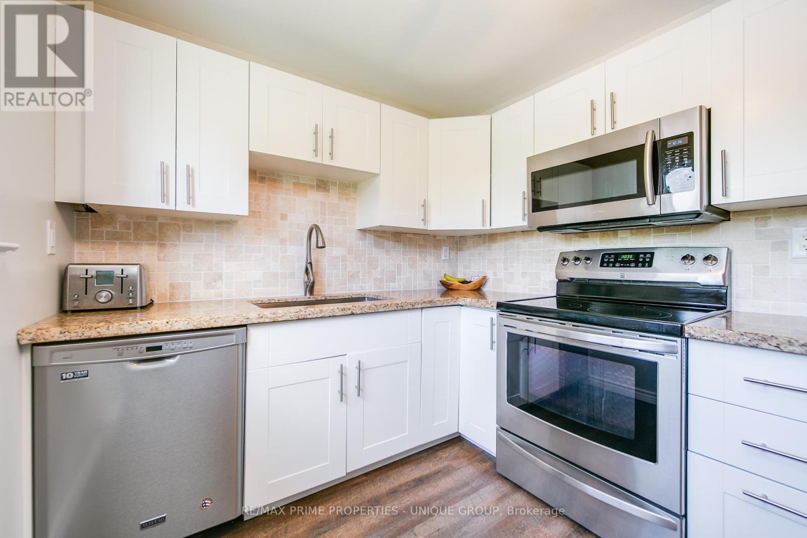104 Darras Court, Brampton (Southgate), Ontario  L6T 1W7 - Photo 16 - W12161654