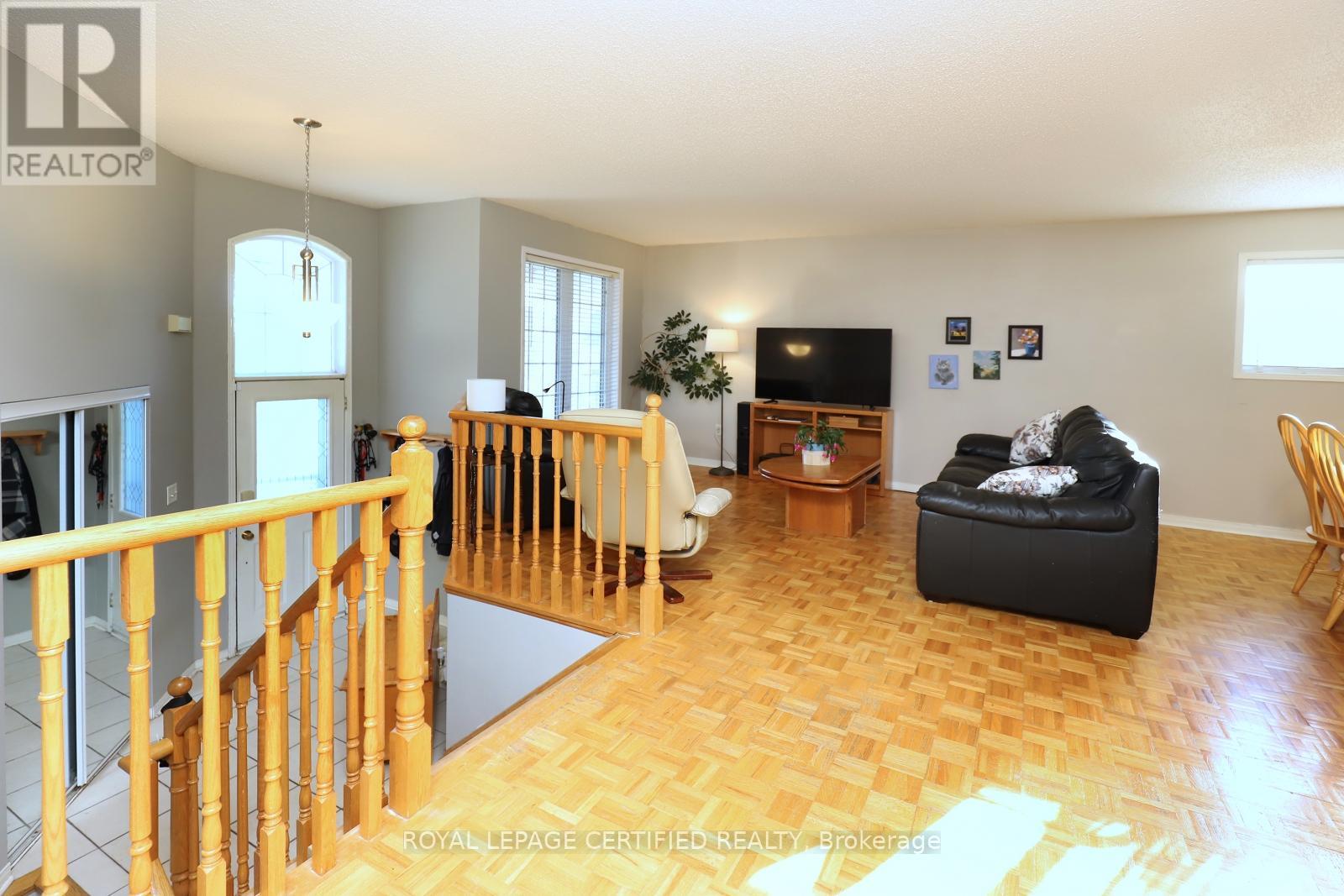 95 Vintage Gate, Brampton, Ontario  L6X 5B9 - Photo 4 - W12161665