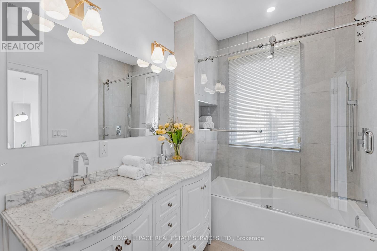 8 Branch Avenue, Toronto, Ontario  M8W 1M7 - Photo 27 - W12161723