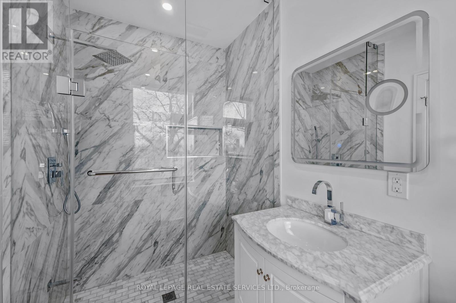 8 Branch Avenue, Toronto, Ontario  M8W 1M7 - Photo 42 - W12161723