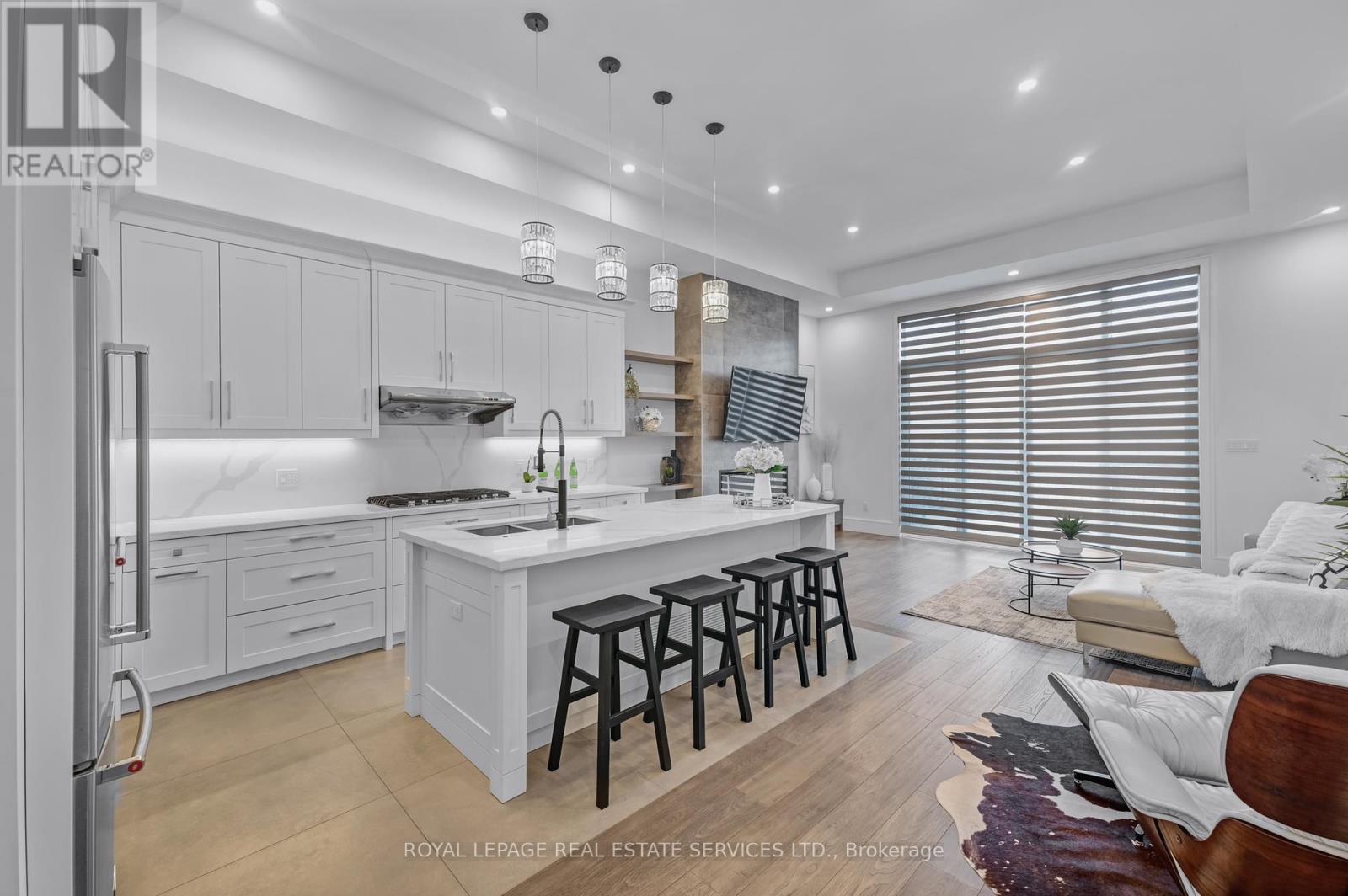 8 Branch Avenue, Toronto, Ontario  M8W 1M7 - Photo 8 - W12161723