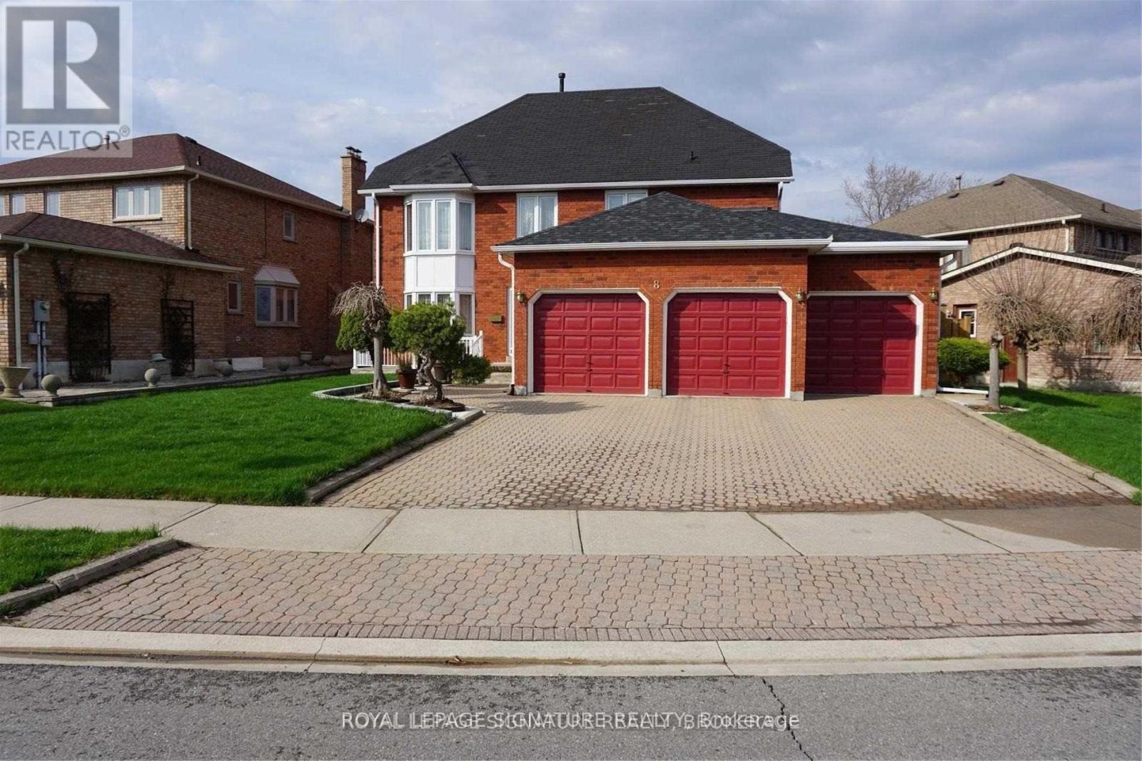 8 CHATTERTON COURT, Brampton, Ontario