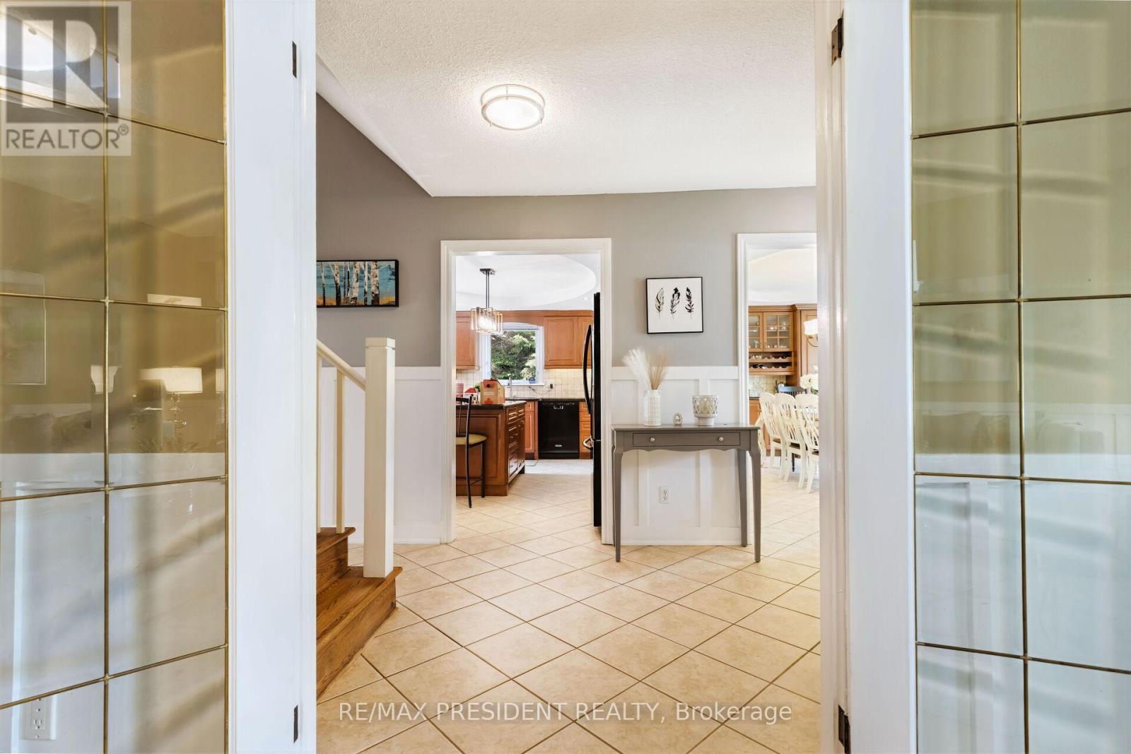 1684 Vaughan Drive, Caledon, Ontario  L7K 1C5 - Photo 9 - W12161761