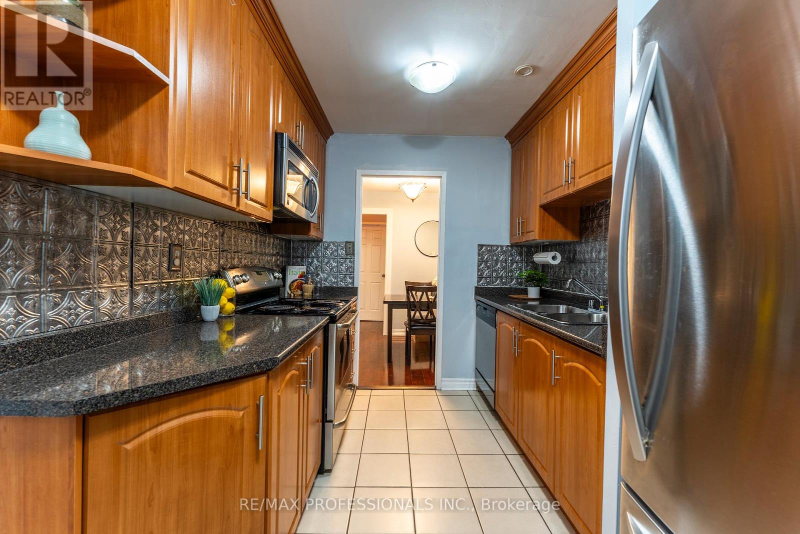122 - 2095 Roche Court, Mississauga, Ontario  L5K 2C8 - Photo 14 - W12161771