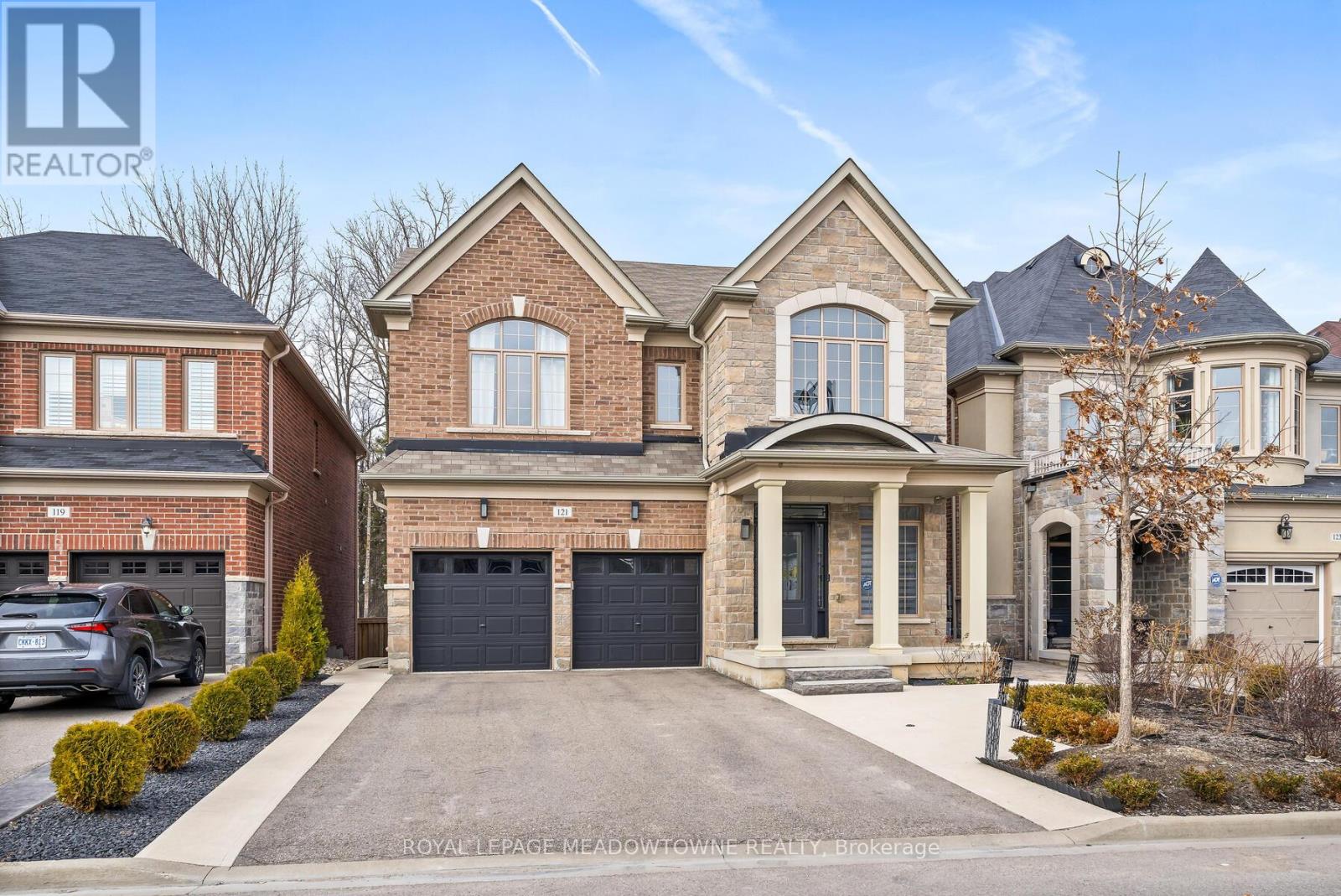 121 Upper Canada Court, Halton Hills, Ontario  L7G 0L3 - Photo 1 - W12161775