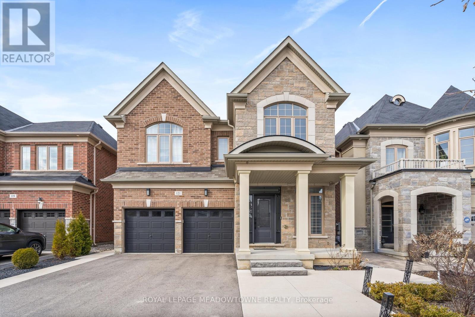 121 Upper Canada Court, Halton Hills, Ontario  L7G 0L3 - Photo 2 - W12161775
