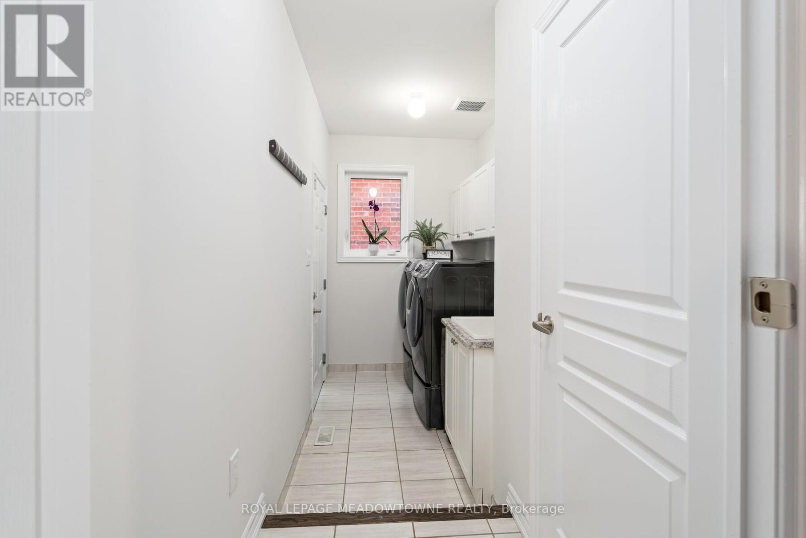 121 Upper Canada Court, Halton Hills, Ontario  L7G 0L3 - Photo 26 - W12161775