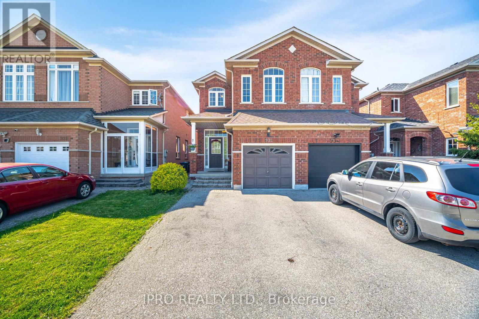 Property at 932 LEDBURY CRESCENT image 1