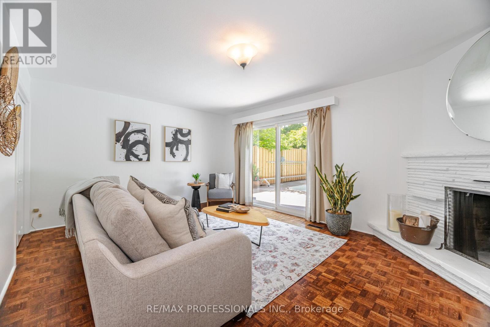 8 Silverthorne Bush Drive, Toronto (Markland Wood), Ontario  M9C 2X5 - Photo 30 - W12161836