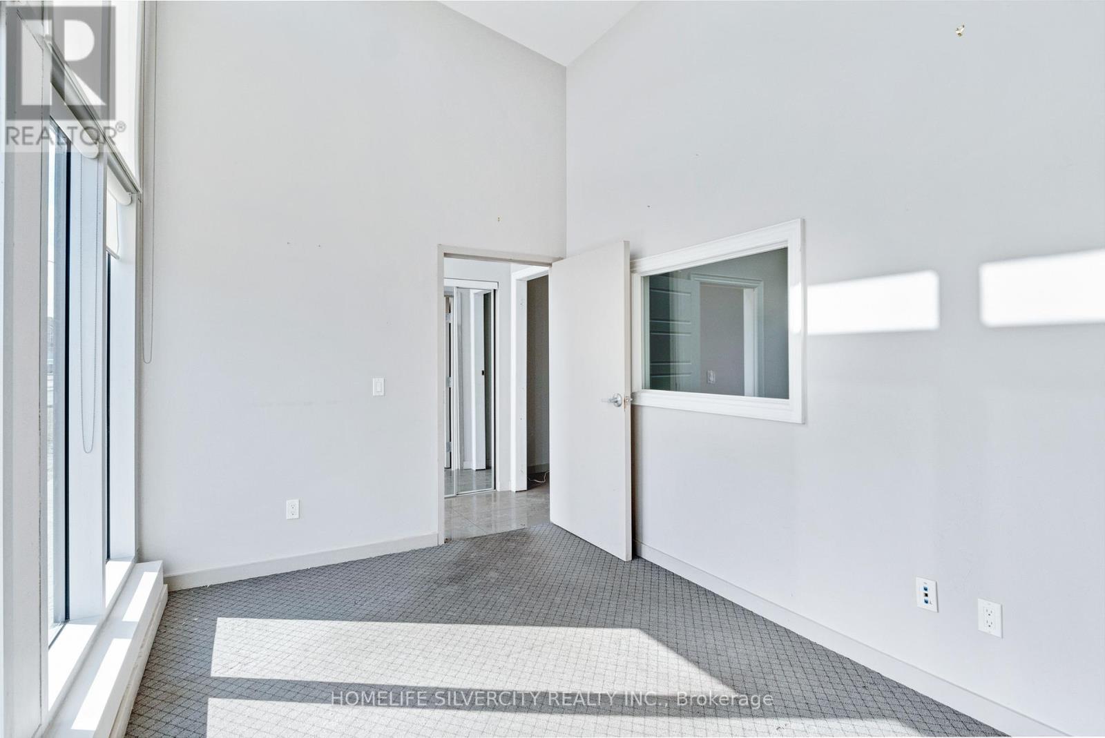 112 - 2 Dewside Drive, Brampton, Ontario  L6R 0X5 - Photo 9 - W12161862