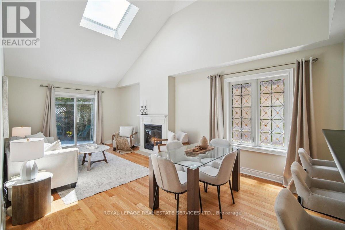 2137 Forest Gate Park, Oakville, Ontario  L6M 4B4 - Photo 3 - W12161869