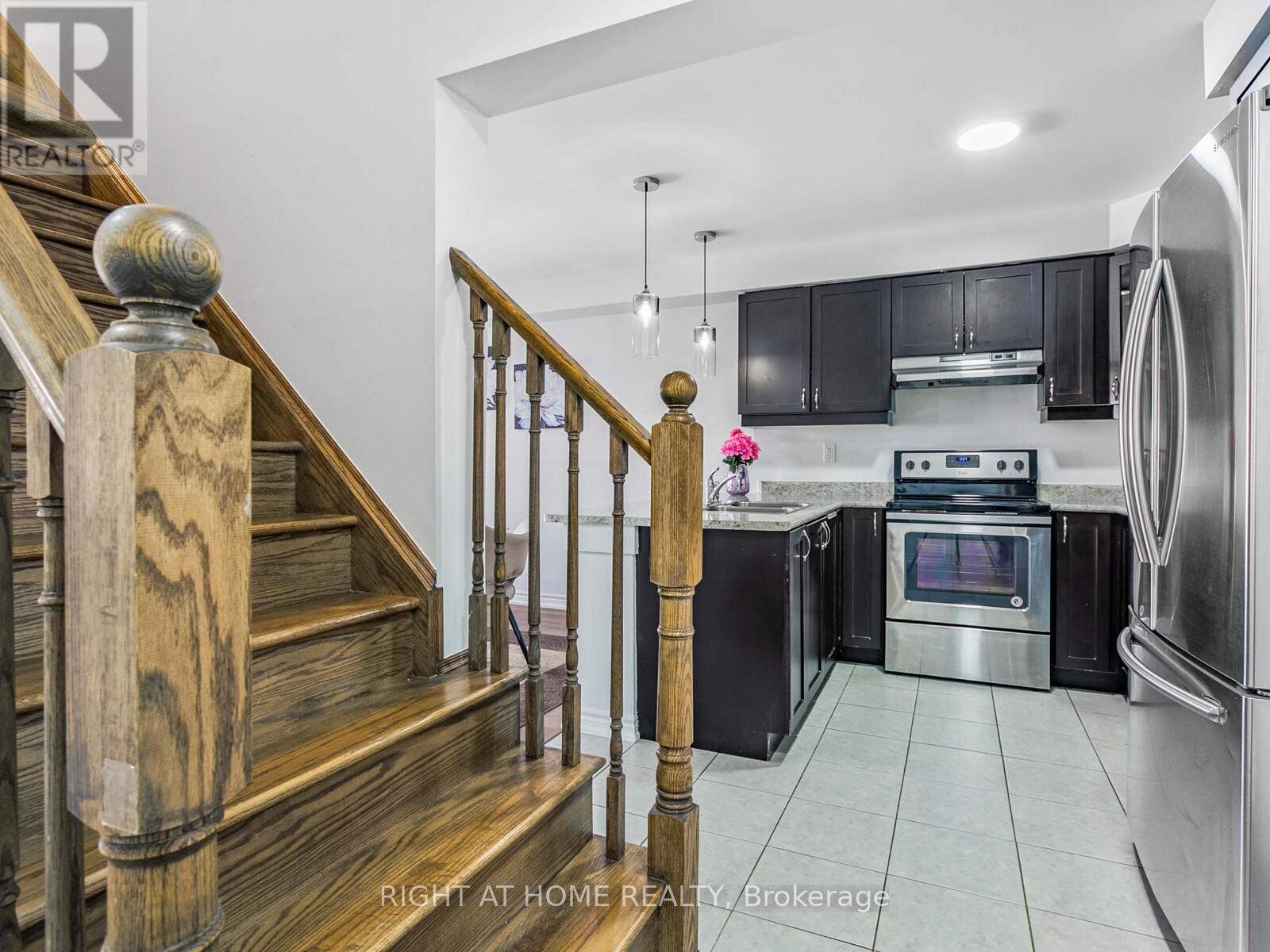 651 Laking Terrace, Milton, Ontario  L9T 9J4 - Photo 24 - W12161906
